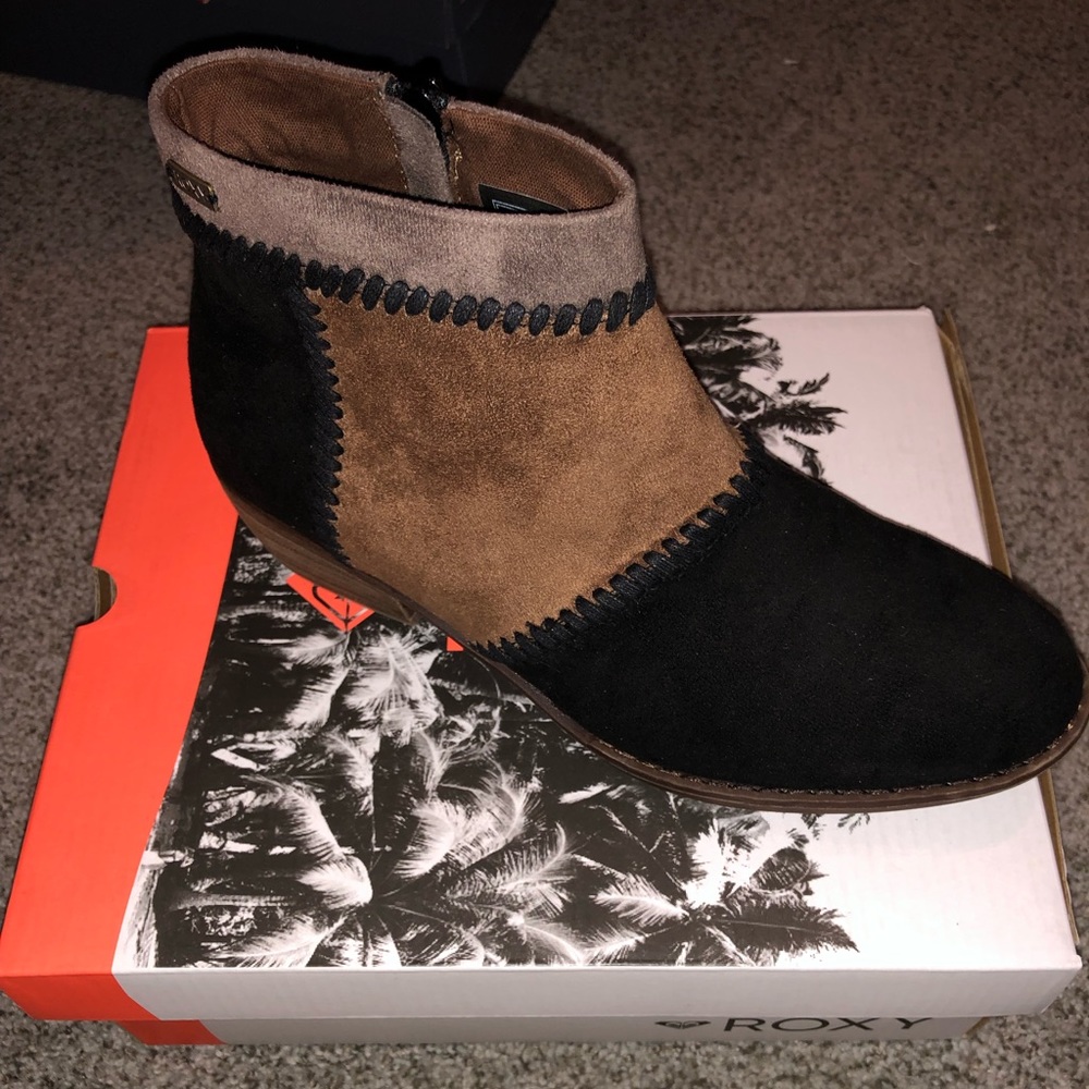 Brand New Roxy - Picture 3 of 5